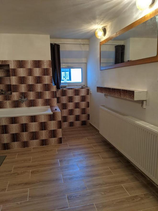 Chalupa U Rybnika Strehom Dolni Bousov Exterior photo